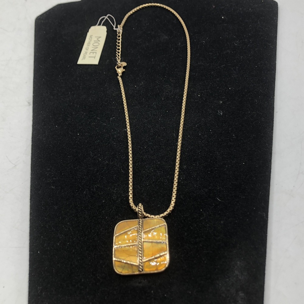 Monet Necklace Gold Tone Yellow Mother of Pearl Square Pendant MANGU7842 NWT